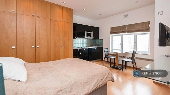 Studio To Rent In Templars Avenue, London, NW11