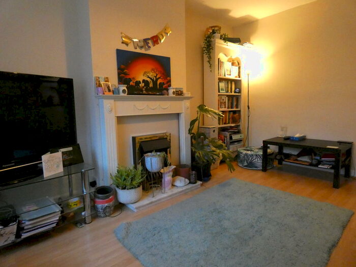2 Bedroom Semi-Detached House To Rent In Telford Way, Chester, CH4