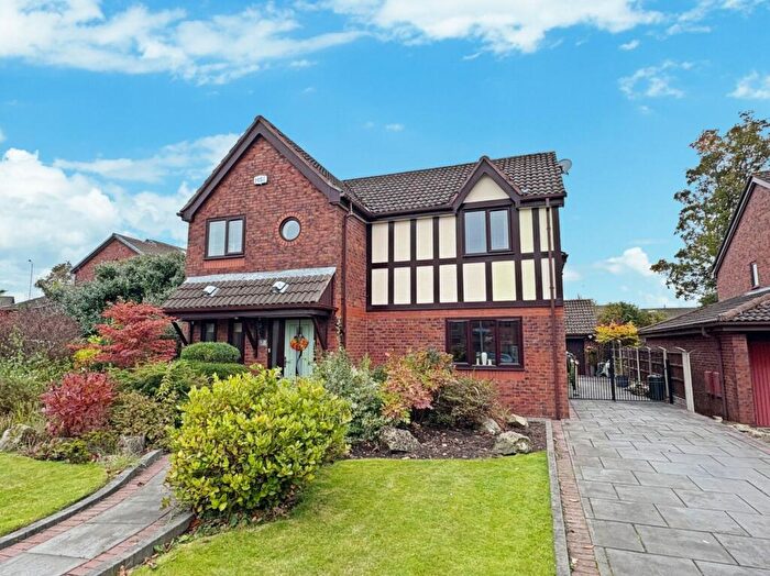4 Bedroom Detached House For Sale In Dunham Close, Westhoughton, BL5
