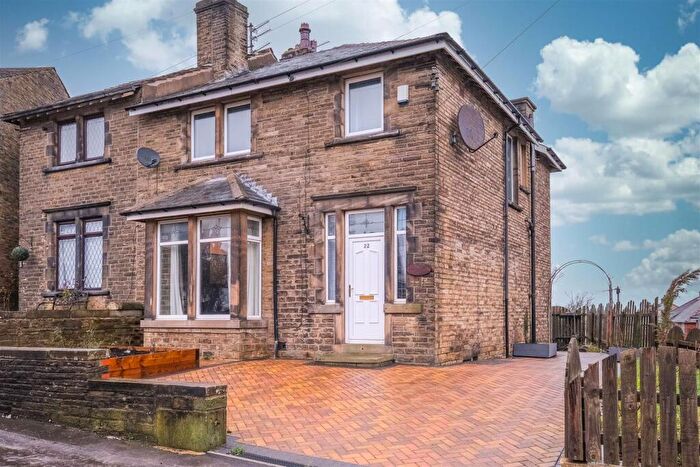3 Bedroom Semi Detached House For Sale In Lower Edge Road, Rastrick, HD6