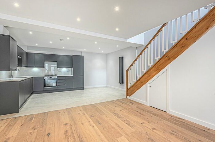 2 Bedroom Flat To Rent In Manchester Road, Thornton Heath, CR7