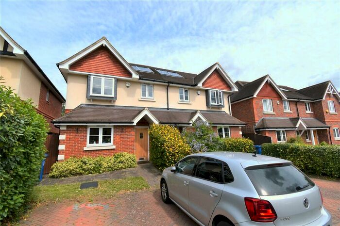 3 Bedroom Semi-Detached House To Rent In St. Pauls Gardens, Maidenhead, Berkshire, SL6