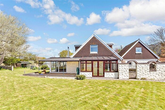 5 Bedroom Detached House For Sale In Hythe Road, Dymchurch, Romney Marsh, Kent, TN29