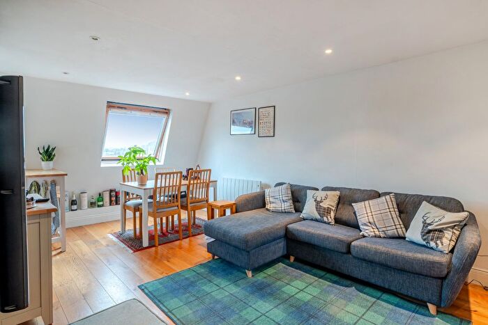 1 Bedroom Flat For Sale In Lillie Road, London, SW6