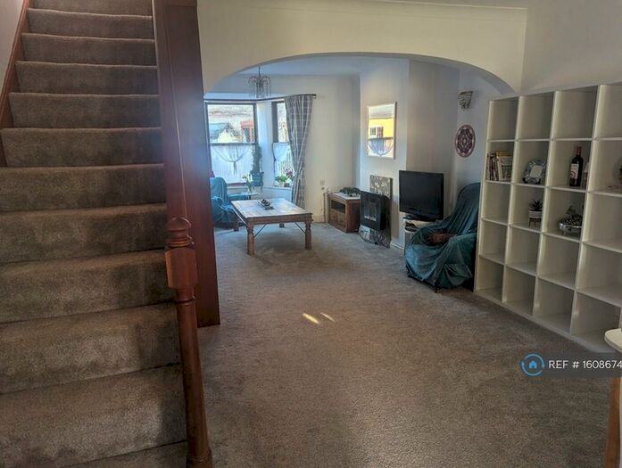 2 Bedroom Semi-Detached House To Rent In New Path, Fordham, CB7