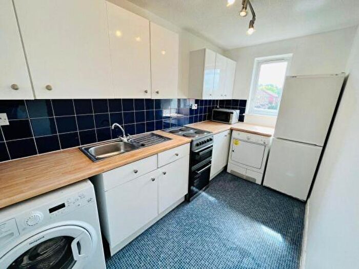 1 Bedroom Semi-Detached House To Rent In Thornford Drive, Swindon, SN5