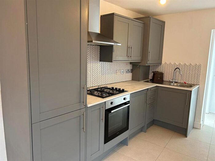 1 Bedroom Apartment To Rent In Llantrisant Street, Cathays, CF24