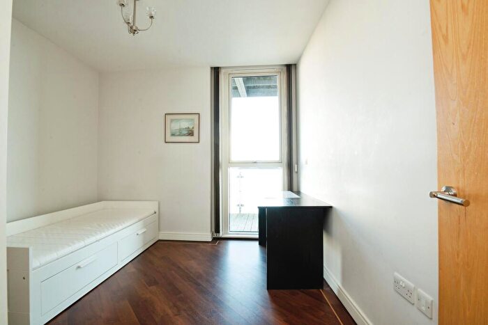 2 Bedroom Apartment To Rent In Watermark, Ferry Court, CF11