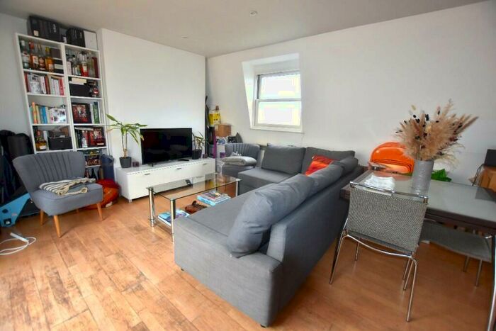 2 Bedroom Flat To Rent In Bridport Place, London, N1