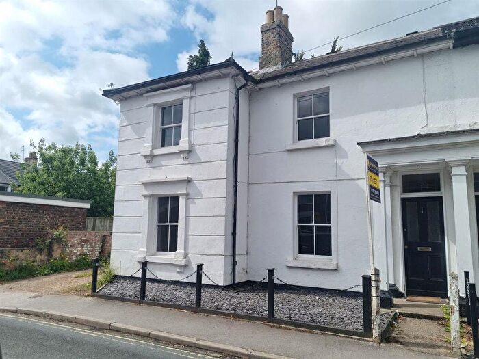3 Bedroom Semi-Detached House To Rent In Norwood Far Grove, Beverley, HU17
