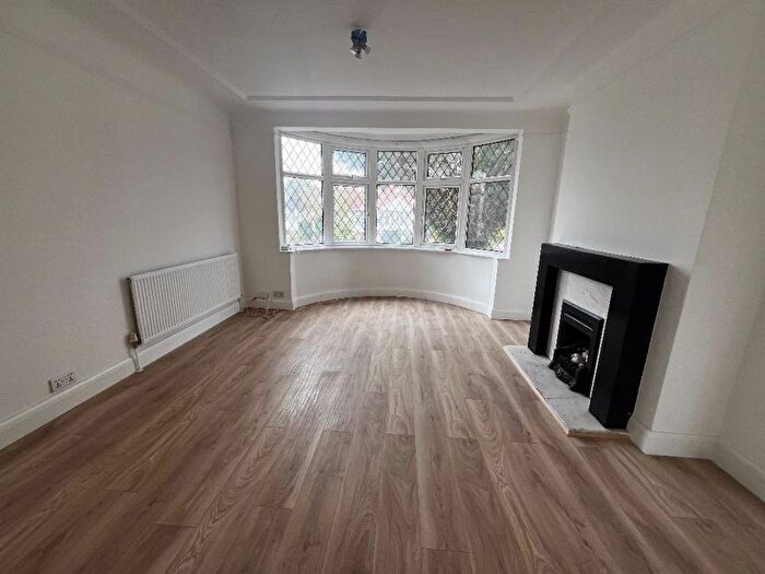 4 Bedroom Property To Rent In Longfield Avenue, London, NW7