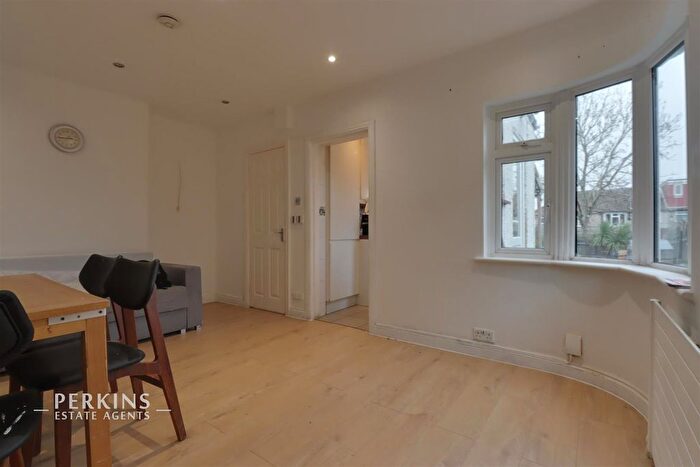 4 Bedroom Property To Rent In Newnham Gardens, Northolt, UB5