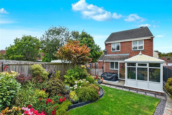 3 Bedroom Detached House For Sale In Fall Park Court, Leeds, West Yorkshire, LS13