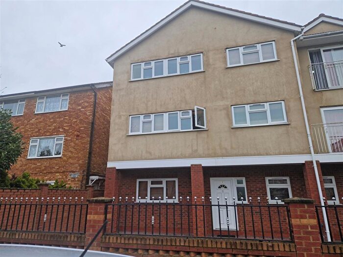 2 Bedroom Flat To Rent In Longford Avenue, Southall, UB1