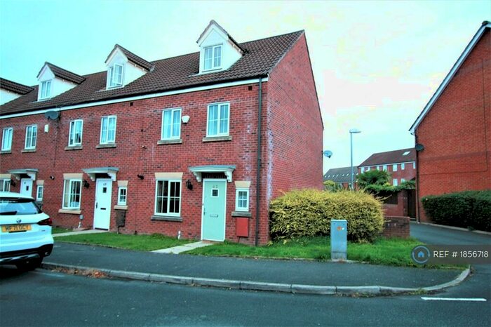 4 Bedroom End Of Terrace House To Rent In Marland Way, Stretford, Manchester, M32