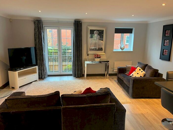 3 Bedroom Town House To Rent In Campbell Drive, Cardiff, CF11