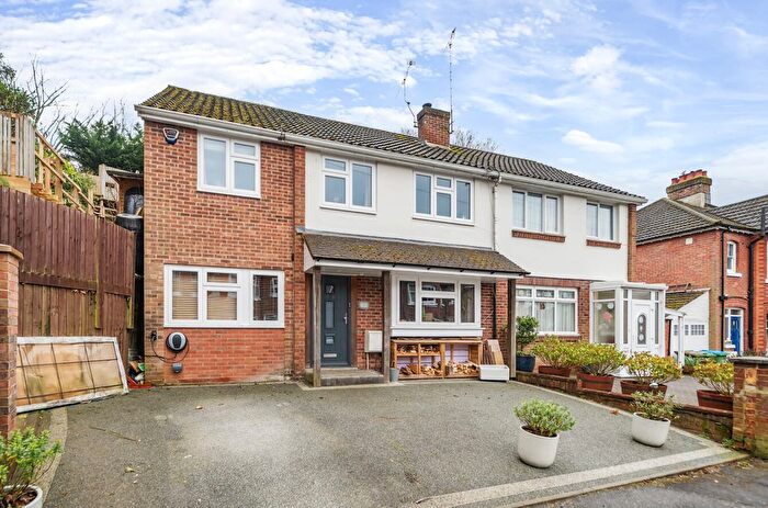 4 Bedroom Semi-Detached House To Rent In Cobden Gardens, Southampton, Hampshire, SO18