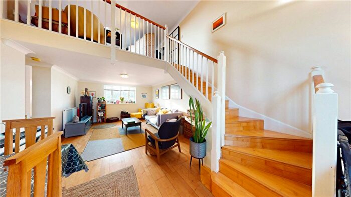 3 Bedroom Flat To Rent In Goddard Place, London, N19