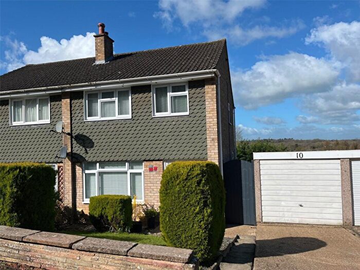 3 Bedroom Semi-Detached House For Sale In The Fairway, Daventry, Northamptonshire, NN11