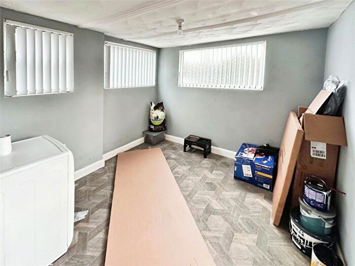 3 Bedroom End Of Terrace House For Sale In Pattens Close, Netherton, Merseyside, L30