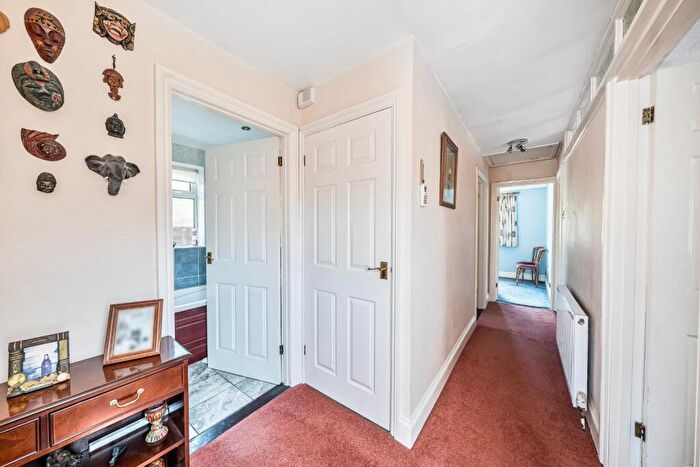 4 Bedroom Detached Bungalow For Sale In Celandine Avenue, Waterlooville, PO8