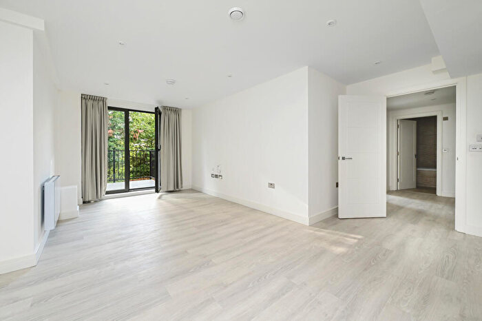 2 Bedroom Apartment To Rent In Farnborough Road, Farnborough, GU14