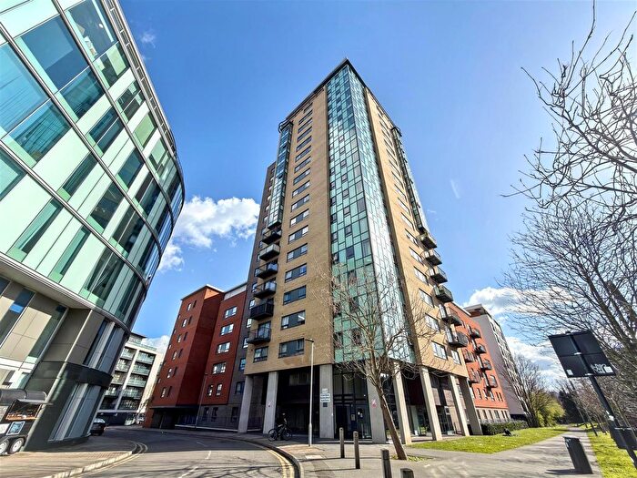 2 Bedroom Flat For Sale In Burford Wharf Apartments, Stratford, E15
