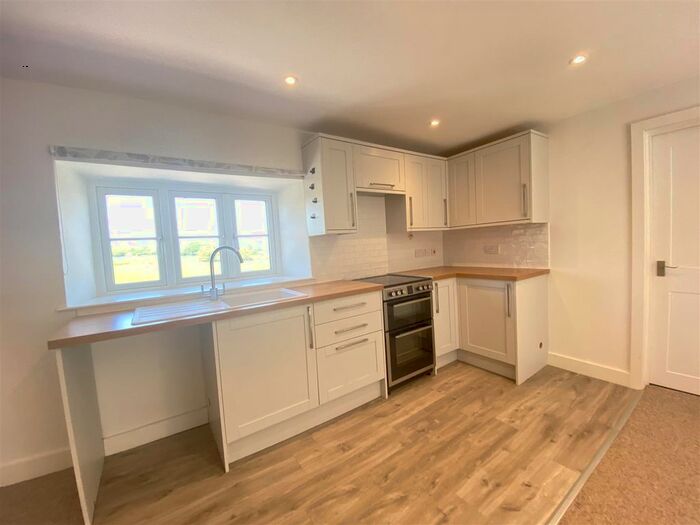 2 Bedroom Flat To Rent In North Wootton, Sherborne, DT9