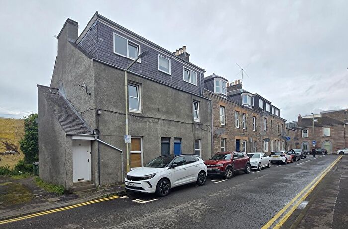 2 Bedroom Flat To Rent In James Street, Perth, PH2