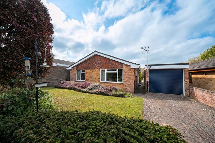 3 Bedroom Detached Bungalow For Sale In Lime Walk, Andover., SP10