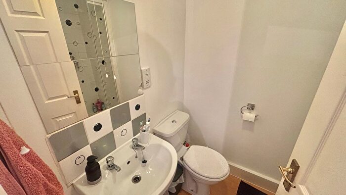 1 Bedroom Flat To Rent In Kingston Court, Taunton, TA2