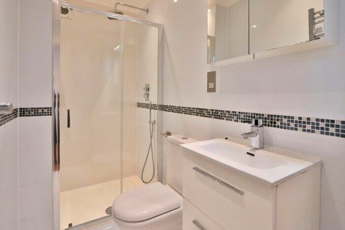 4 Bedroom Semi-Detached House To Rent In Dukes Avenue, New Malden, KT3