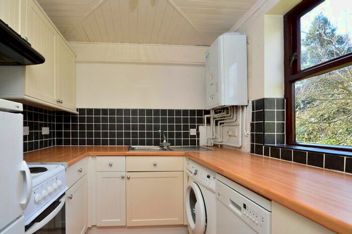 1 Bedroom Flat To Rent In Midhope Road, Mount Hermon, Woking, GU22