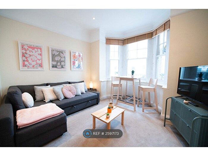 1 Bedroom Flat To Rent In Dancer Road, London, SW6