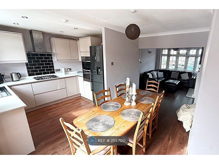 3 Bedroom Terraced House To Rent In Sutherland Avenue, Welling, DA16