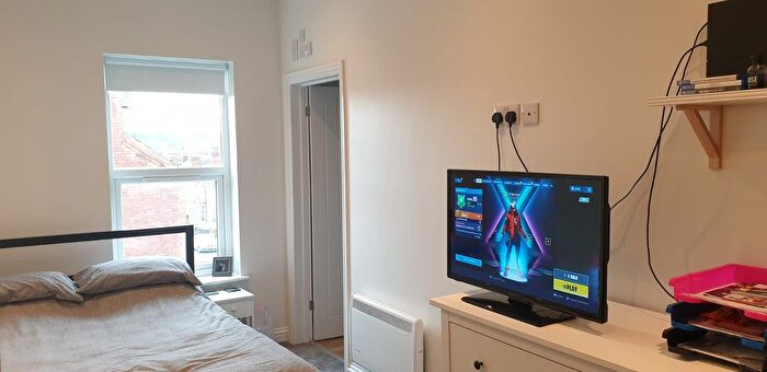 1 Bedroom Flat To Rent In Flat, Monks Road, LN2