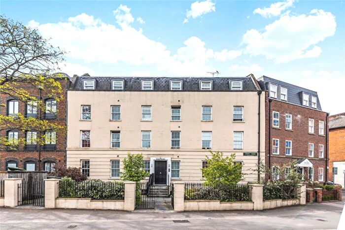 2 Bedroom Apartment To Rent In Kings Road, Reading, Berkshire, RG1