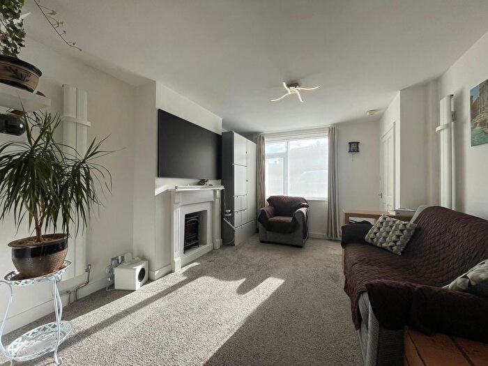 2 Bedroom End Of Terrace House To Rent In Peel Road, Warwick, CV34