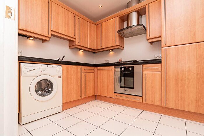 2 Bedroom Flat To Rent In Wimborne Road, Bournemouth, BH2