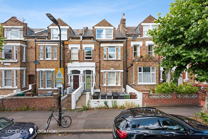 1 Bedroom Flat To Rent In Dunsmure Road, London, N16