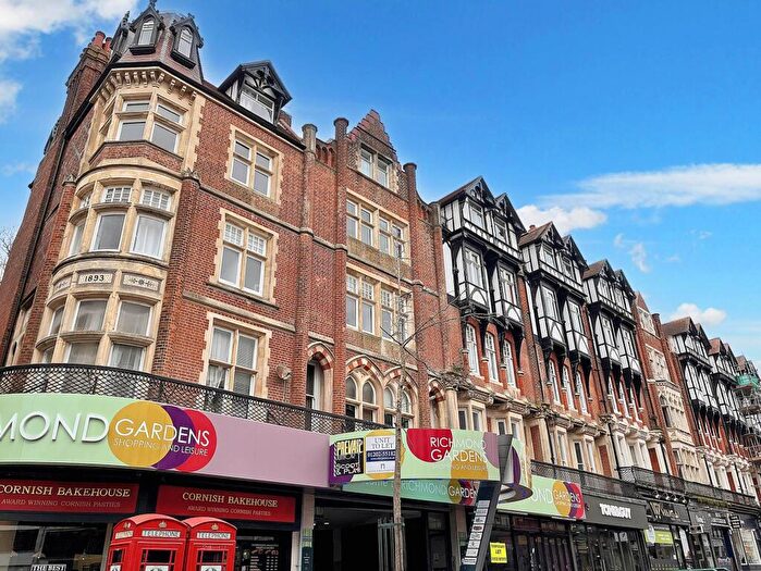 2 Bedroom Flat For Sale In Town Centre - Extended Lease!, BH1