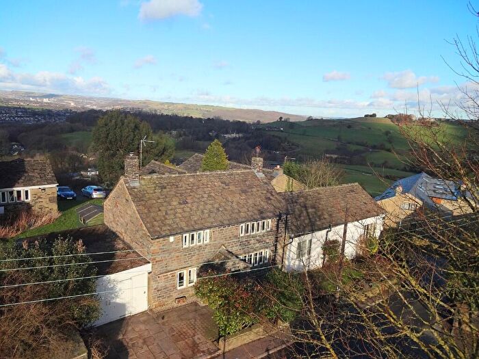 4 Bedroom Cottage For Sale In Ingle Nook, Jagger Green, Holywell Green, HX4