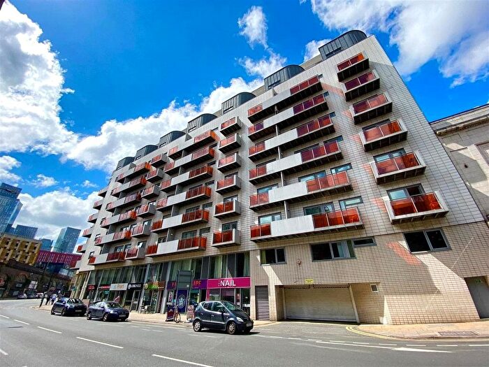 3 Bedroom Flat To Rent In The Lock, Whitworth Street West, Manchester, M1