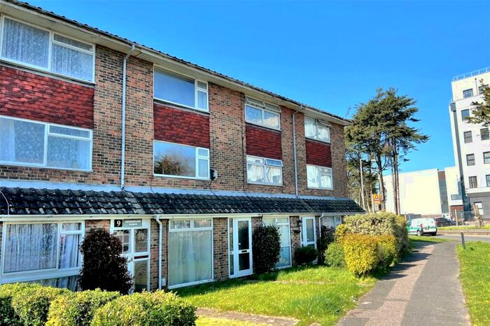 4 Bedroom House To Rent In Columbia Drive, Durrington, Worthing, West Sussex, BN13