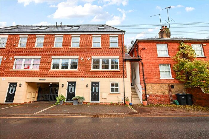 4 Bedroom End Of Terrace House For Sale In Brighton Road, Godalming, Surrey, GU7