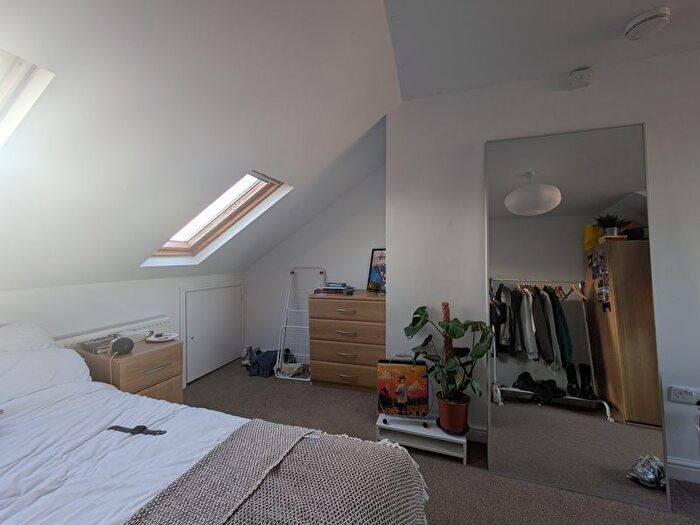 2 Bedroom Terraced House To Rent In Cycle Road, Nottingham, NG7