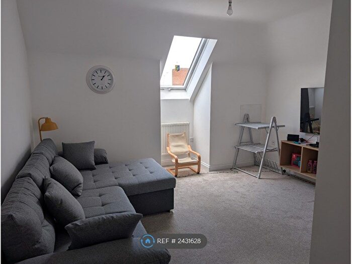 1 Bedroom Flat To Rent In Westgrove Court, Sutton, SM1