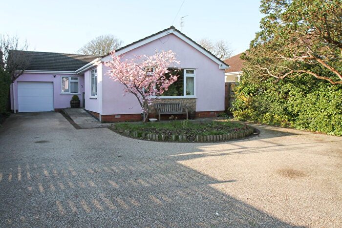 3 Bedroom Detached Bungalow For Sale In The Avenue, Clevedon, BS21