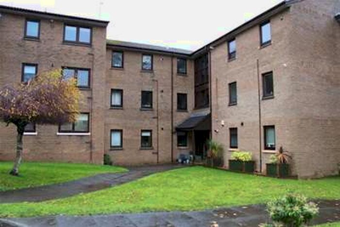 2 Bedroom Flat To Rent In Brodie Park Avenue, Paisley, PA2
