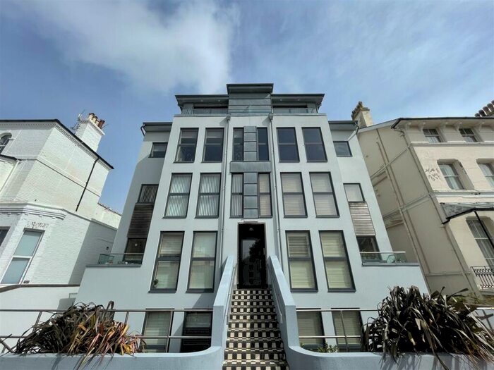 2 Bedroom Flat To Rent In Hardwick Road, Eastbourne, BN21